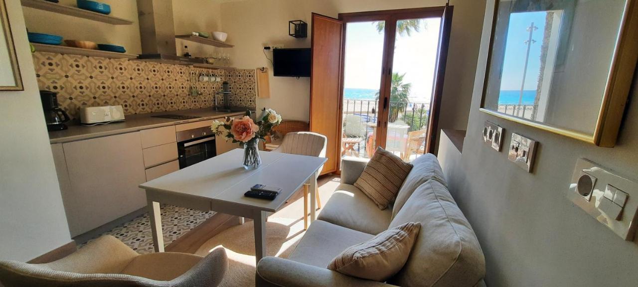 AR28-1, Coqueto apartamento en primera línea de playa Villajoyosa Exterior foto